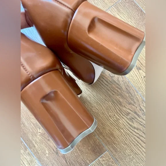 M. Gemi Brown Leather Block Heels - Picture 5 of 9